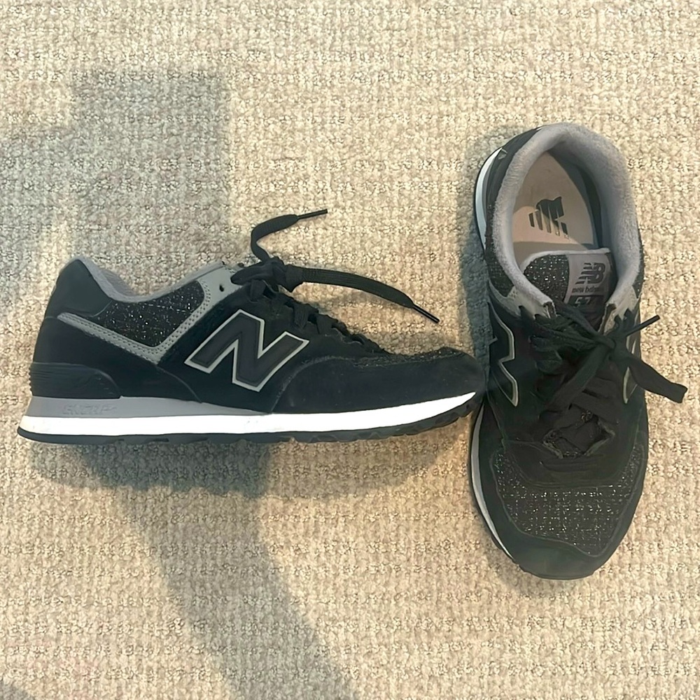 Ladies sz 9 New Balance Black Suede and Tweed 574’s